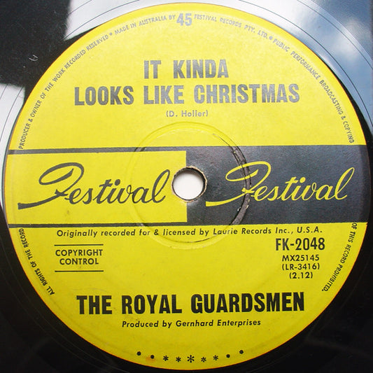 The Royal Guardsmen : Snoopy's Christmas / It Kinda Looks Like Christmas (7")