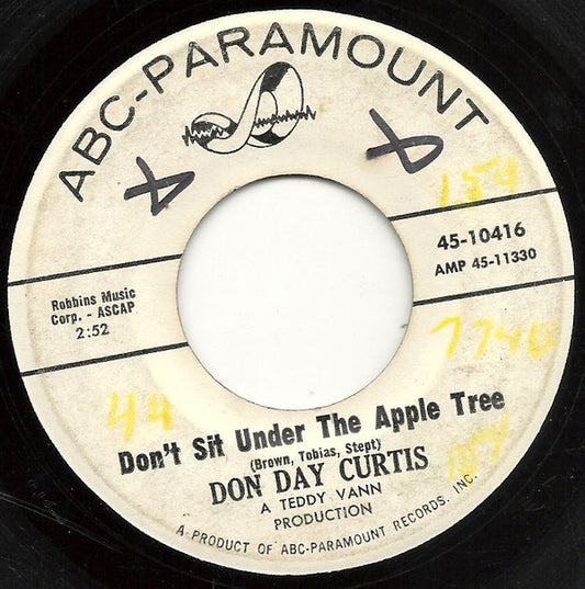 Don Day Curtis : Don't Sit Under The Apple Tree / The Story Of Janie (7", Single, Promo)