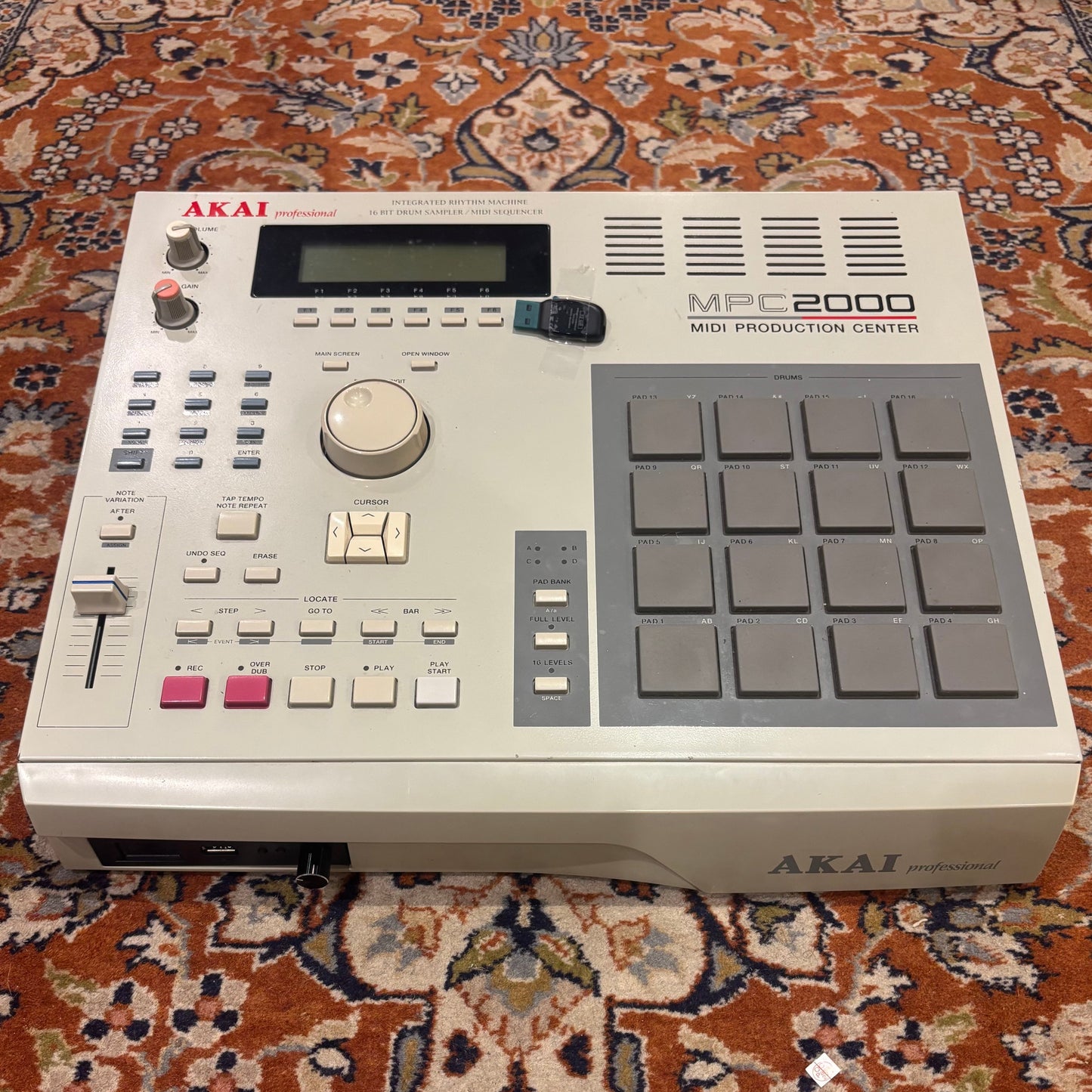 AKAI MPC-2000 with GOTEK Floppy Emulator
