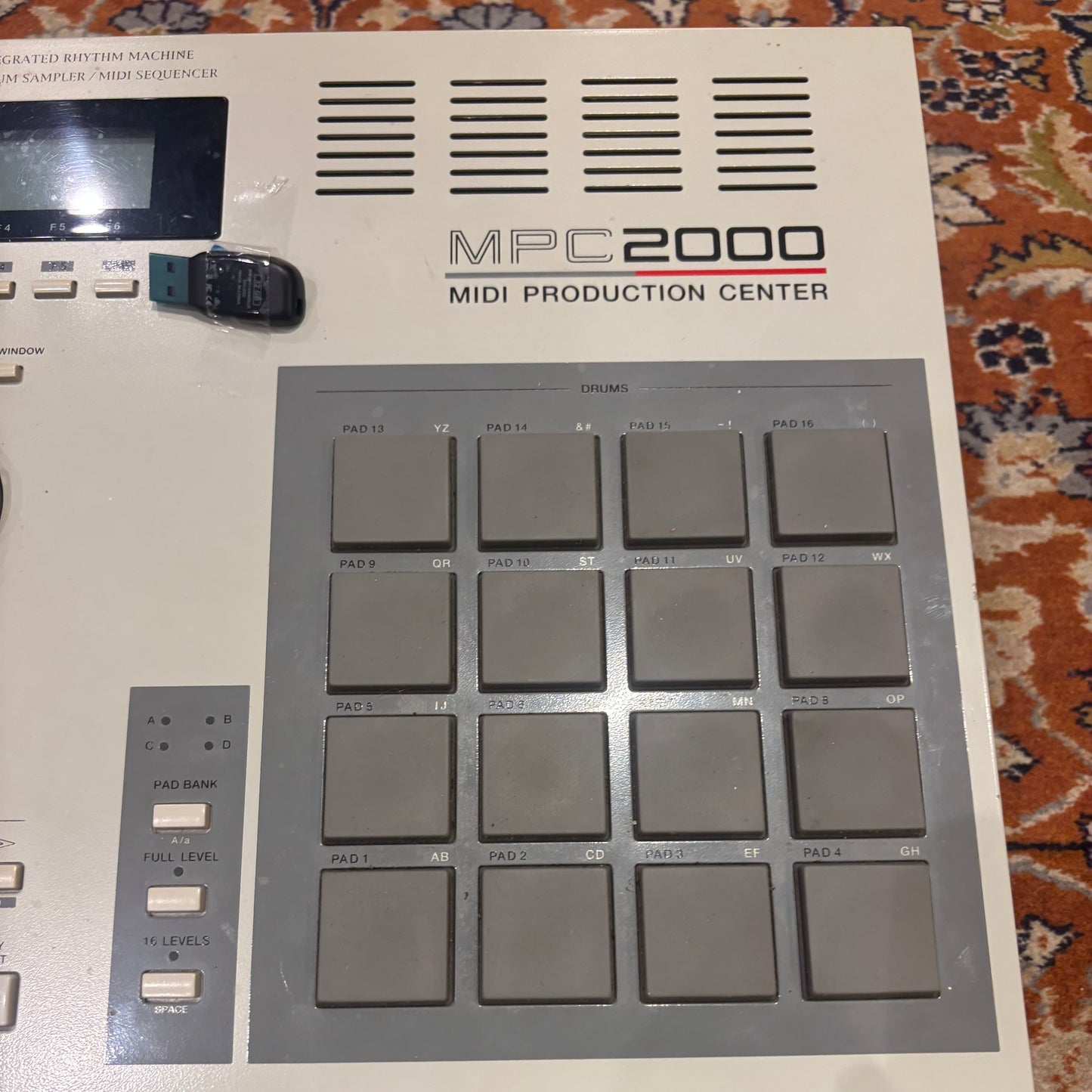AKAI MPC-2000 with GOTEK Floppy Emulator