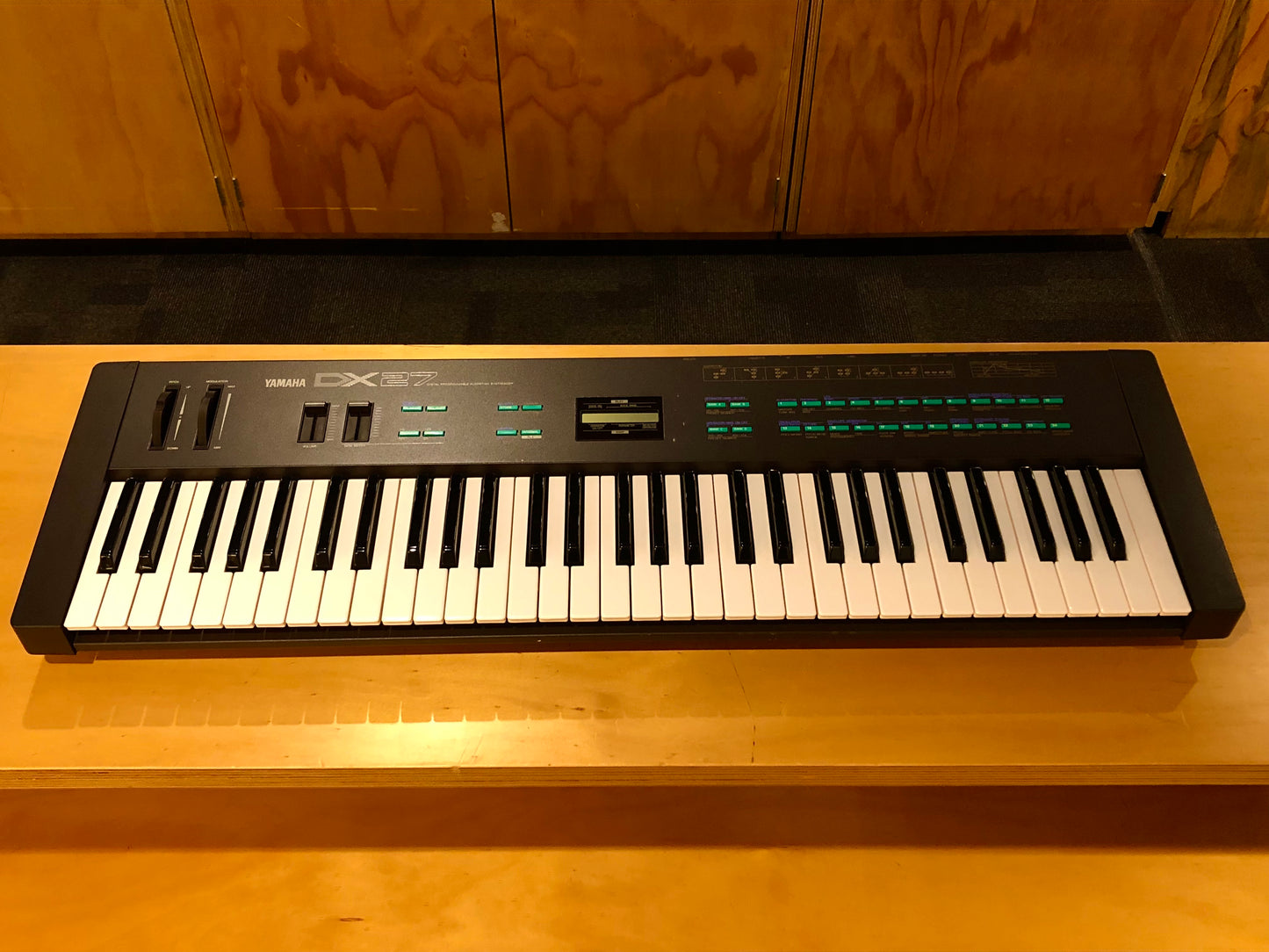Yamaha DX27 Programmable Algorithm Synthesizer 1985
