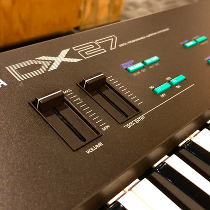 Yamaha DX27 Programmable Algorithm Synthesizer 1985
