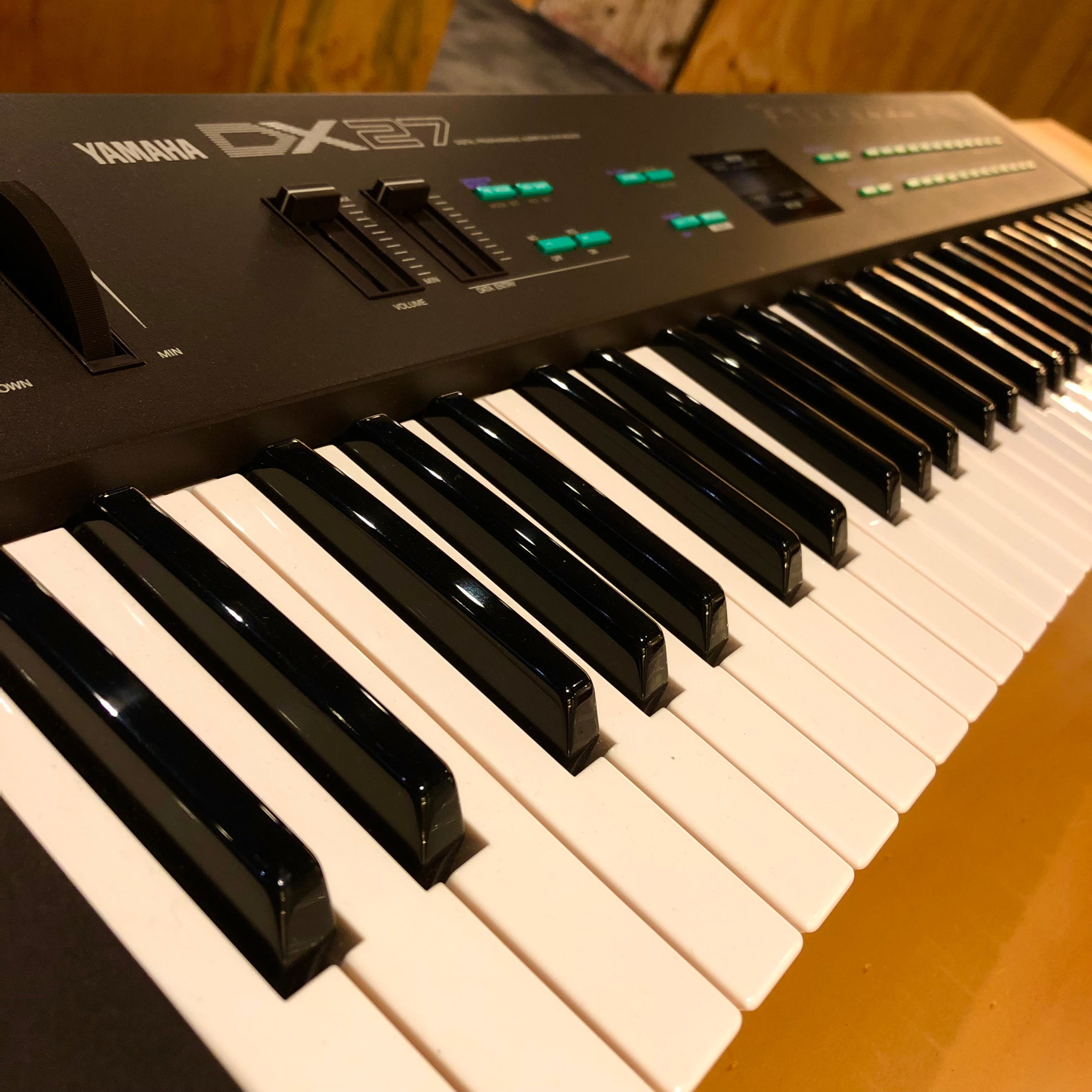 Yamaha DX27 デジタルシンセサイザー ヤマハ | DX27 - シンセサイザー - 概要
