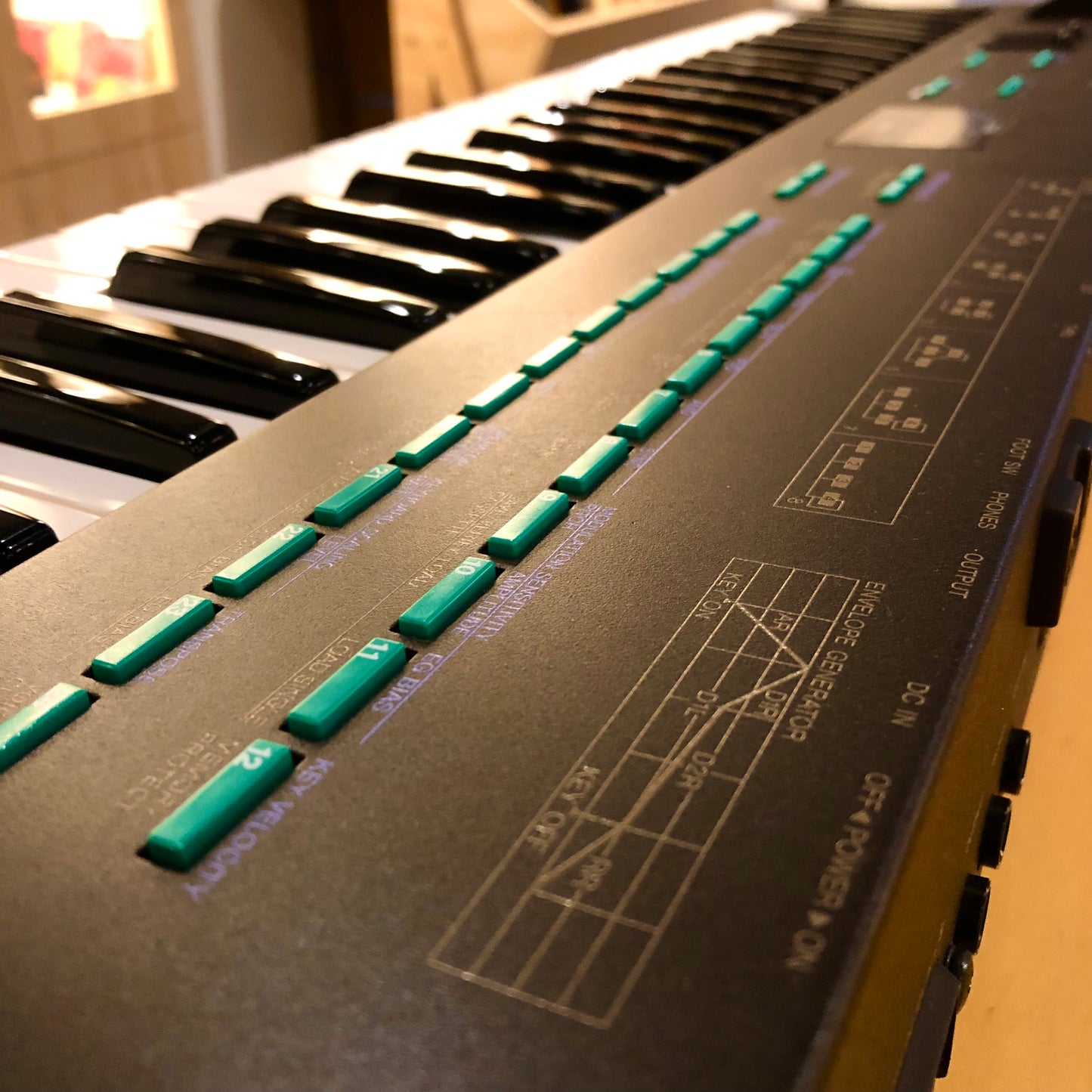 Yamaha DX27 Programmable Algorithm Synthesizer 1985