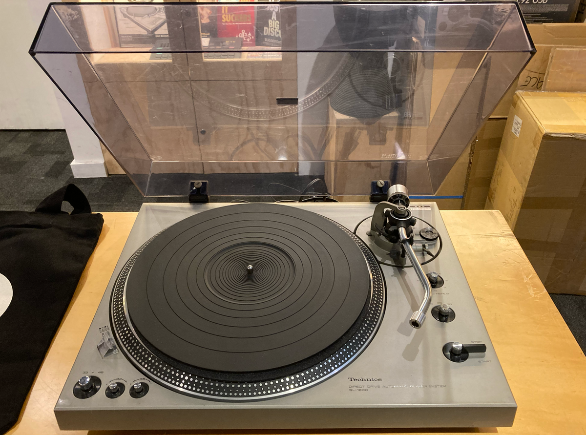Technics Turntable SL-1600