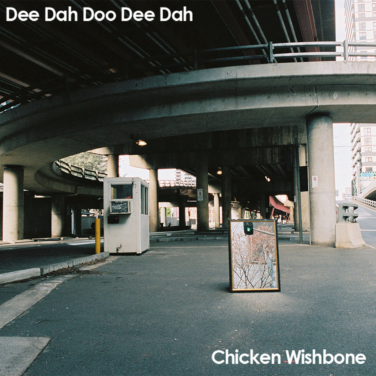 Chicken Wishbone - Dee Dah Doo Dee Dah (12") (Mint (M))