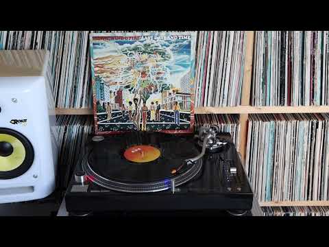 Earth, Wind & Fire - Last Day And Time (1972) - A1 - Time Is On Your Side
