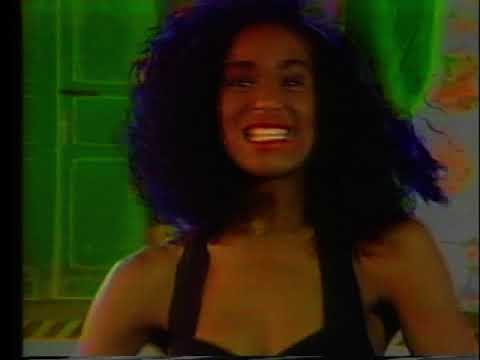 Daisy Dee - Crazy (Official Music Video)