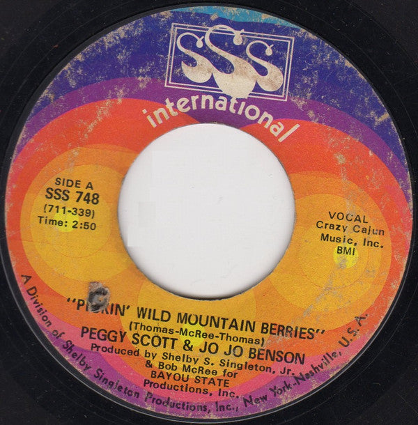 Peggy Scott & Jo Jo Benson : Pickin' Wild Mountain Berries (7", Single, Ter)